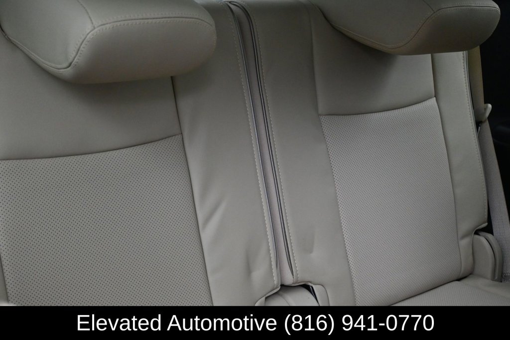 Used 2017 INFINITI QX60 Luxe w/ Deluxe Technology Package AWD/4WD image 14