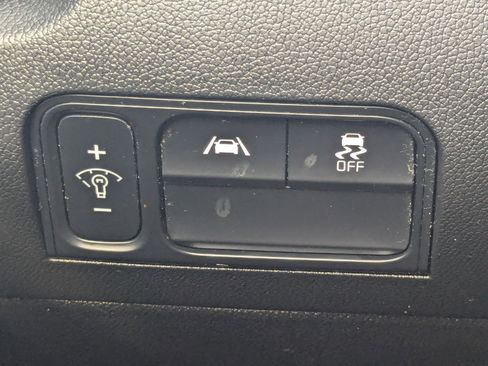 Certified 2023 Kia Sorento LX image 33