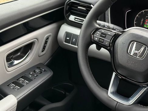 New 2025 Honda Pilot Touring image 22
