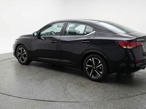 Used 2025 Nissan Sentra SV image 6