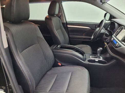 Used 2019 Toyota Highlander LE image 21