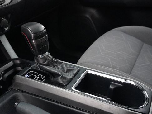 Used 2017 Toyota Tacoma TRD Off-Road image 41