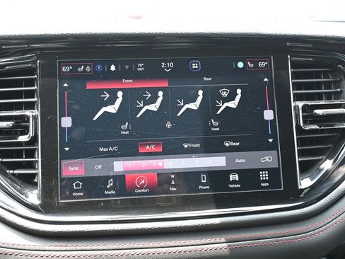 Used 2025 Dodge Durango GT RWD image 16