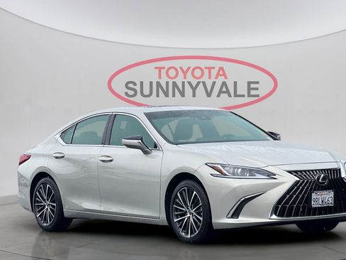Used 2025 Lexus ES 300h w/ Premium Package image 10