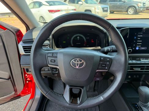 Used 2025 Toyota Camry LE w/ Convenience Package FWD image 13