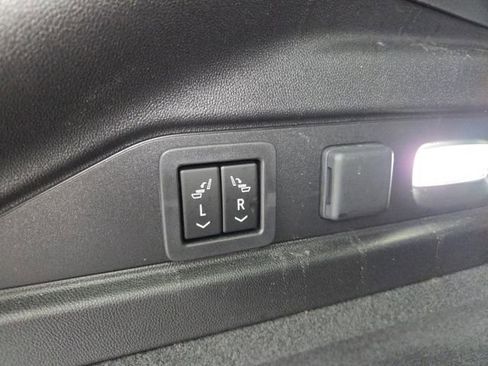 Used 2024 Cadillac Lyriq Sport image 18