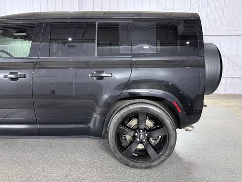 Used 2023 Land Rover Defender 110 V8 AWD/4WD image 13