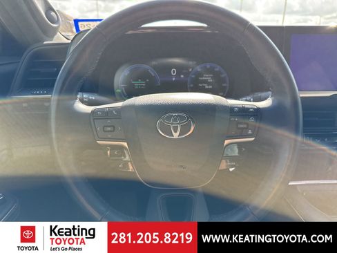 Used 2023 Toyota Crown Platinum image 18
