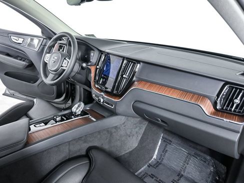 Certified 2023 Volvo XC60 B5 Ultimate w/ Protection Package Premier FWD image 27