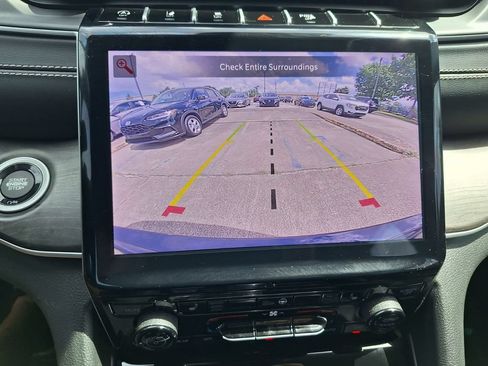 Used 2024 Jeep Grand Cherokee Limited AWD/4WD image 16
