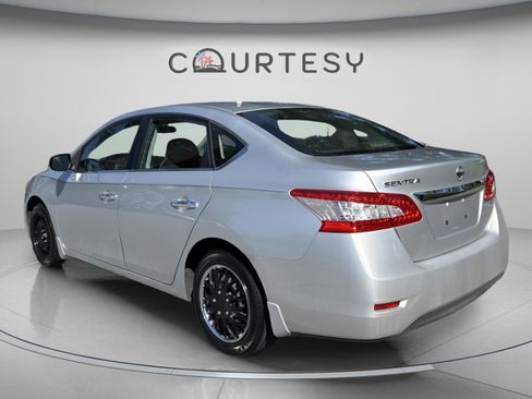 Used 2015 Nissan Sentra S FWD image 5