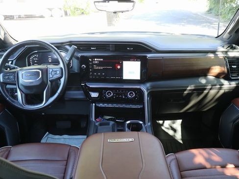Used 2024 GMC Sierra 2500 Denali Ultimate image 16