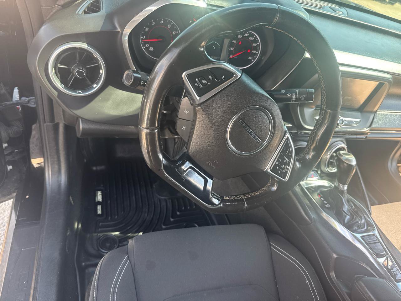 Used 2016 Chevrolet Camaro LT RWD image 17