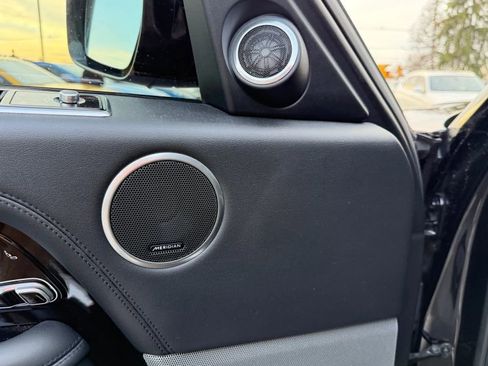 Used 2020 Land Rover Range Rover HSE image 13