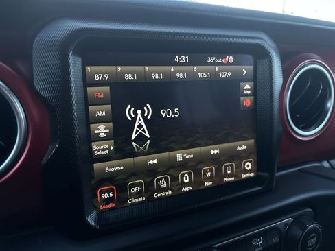 Used 2023 Jeep Gladiator Rubicon w/ LED Lighting Group image 22