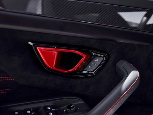 Used 2024 Lamborghini Urus Performante image 44