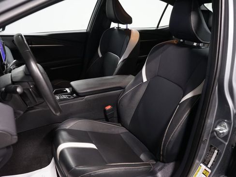 Used 2025 Toyota Camry SE image 28