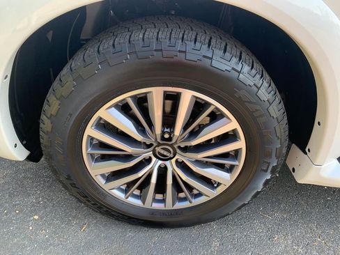 Used 2022 Nissan Armada SL w/ Captain's Chairs Package image 10