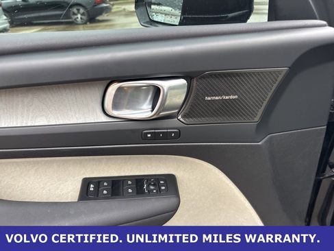Used 2024 Volvo XC40 B5 Ultimate w/ Protection Package Premier image 16