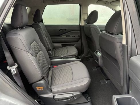 New 2025 Nissan Pathfinder SV w/ SV Premium Package image 12