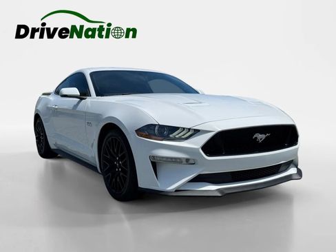 Used 2018 Ford Mustang GT Premium w/ GT Performance Package RWD image 3