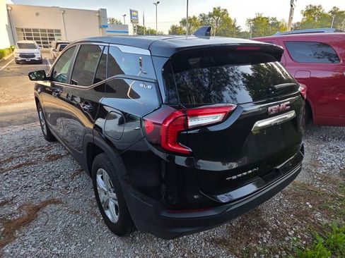 Used 2024 GMC Terrain SLE AWD/4WD image 7