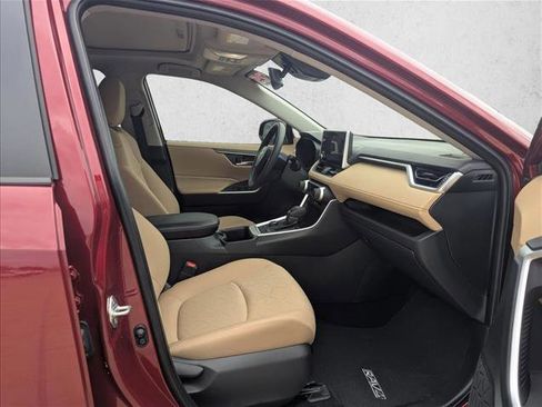 Certified 2025 Toyota RAV4 XLE w/ Convenience Package image 20