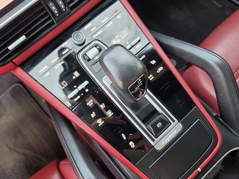 Certified 2023 Porsche Cayenne Coupe AWD/4WD image 28