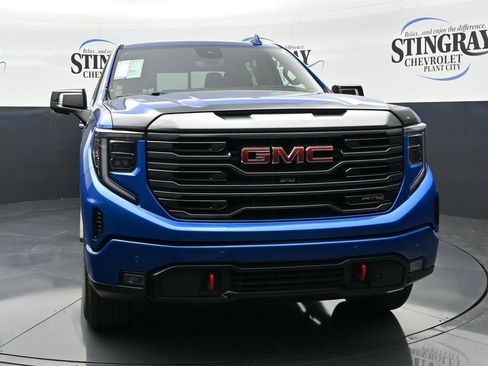 Used 2024 GMC Sierra 1500 AT4 w/ Technology Package image 2