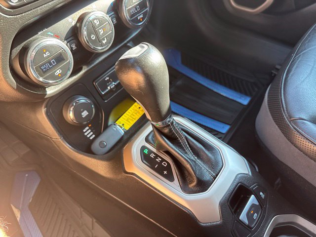 Used 2016 Jeep Renegade Limited AWD/4WD image 19