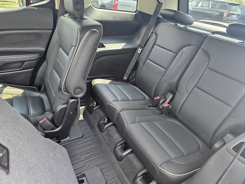 Used 2019 GMC Acadia Denali w/ Technology Package FWD image 18