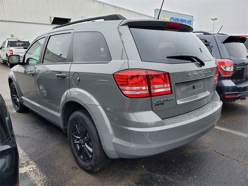 Used 2020 Dodge Journey SE w/ SE Popular Equipment Group image 4
