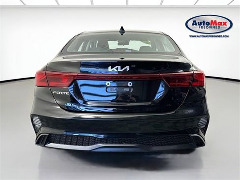 Used 2023 Kia Forte LXS image 8
