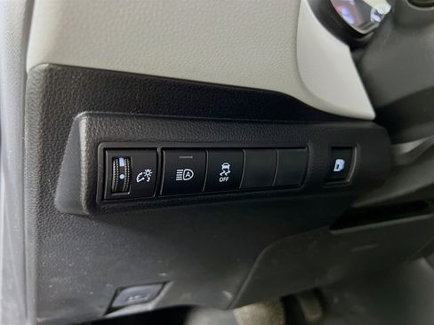 Certified 2024 Toyota Corolla SE image 10