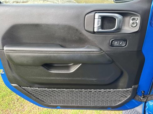 Used 2024 Jeep Wrangler Sahara image 18