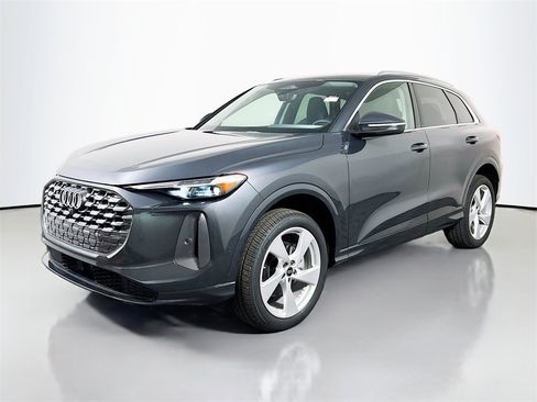 New 2025 Audi Q5 Premium Plus image 3