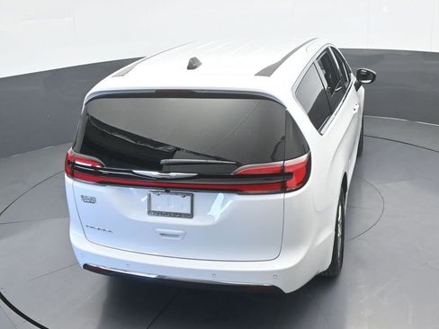 New 2026 Chrysler Pacifica Select image 48