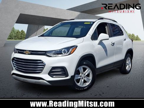 Used 2020 Chevrolet Trax LT w/ LT Convenience Package AWD/4WD image 1