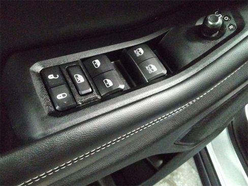 Used 2023 Jeep Grand Cherokee L Limited w/ Luxury Tech Group II image 34