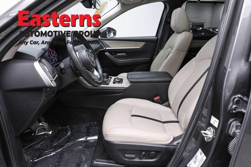 Used 2024 MAZDA CX-90 Plug-In Hybrid w/ Preferred AWD/4WD image 16