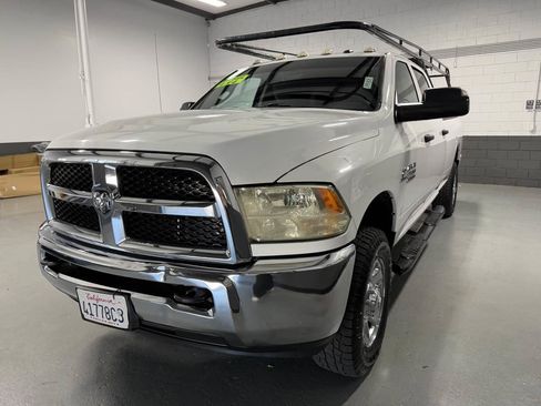 Used 2018 RAM 2500 Tradesman w/ Chrome Appearance Group AWD/4WD image 6