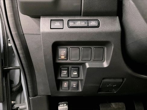 Used 2024 Nissan Frontier PRO-4X w/ Technology Package AWD/4WD image 39