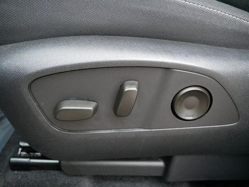 Used 2024 Chevrolet Traverse LT image 16