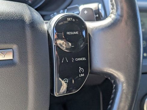 Used 2020 Land Rover Discovery Landmark image 32