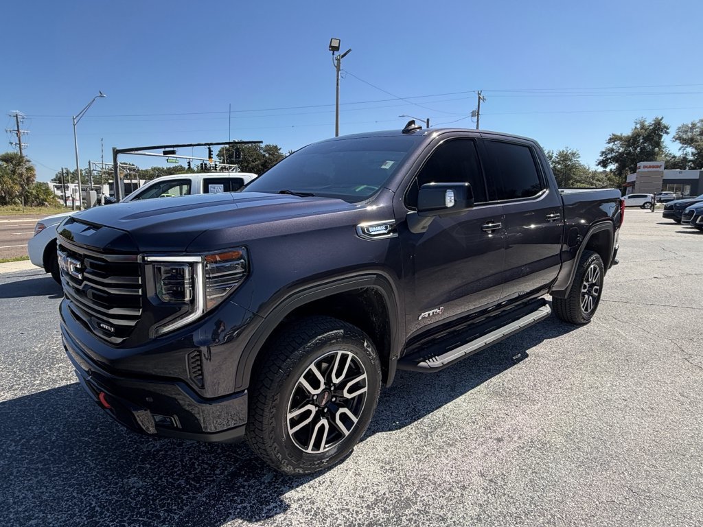 Used 2025 GMC Sierra 1500 AT4 w/ AT4 Premium Package AWD/4WD image 8