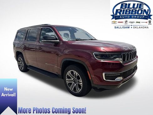 Used 2024 Jeep Wagoneer Series II w/ Flexible Seating Group RWD image 1