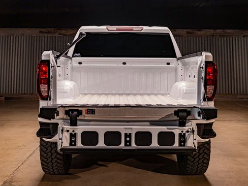 Used 2024 GMC Sierra 1500 Elevation image 9