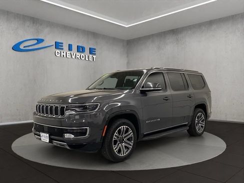 Used 2022 Jeep Wagoneer Series III AWD/4WD image 10