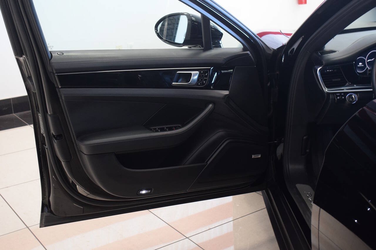 Used 2018 Porsche Panamera 4 AWD/4WD image 45