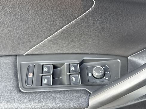 Used 2024 Volkswagen Tiguan SE R-Line FWD image 15